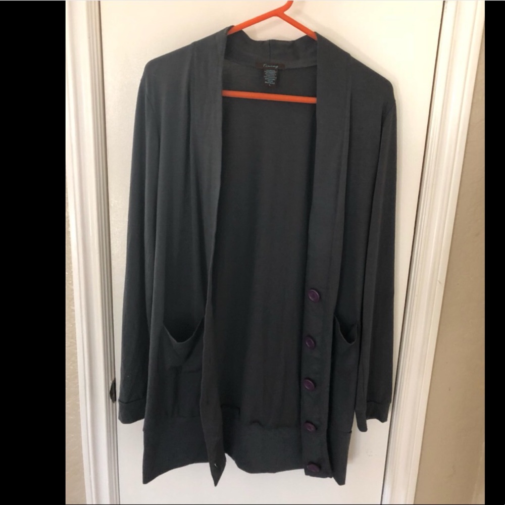 Long sleeved gray cardigan